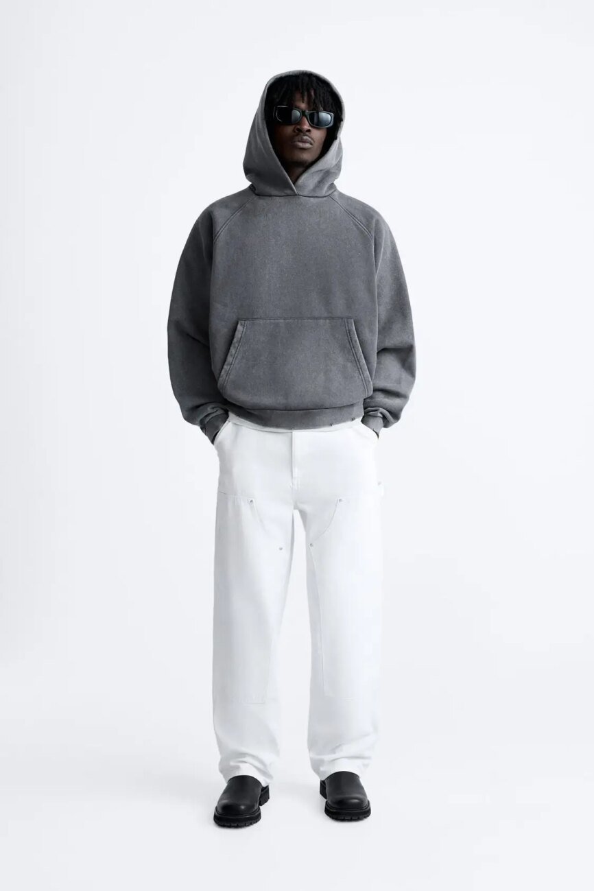 sweatshirt-with-hood